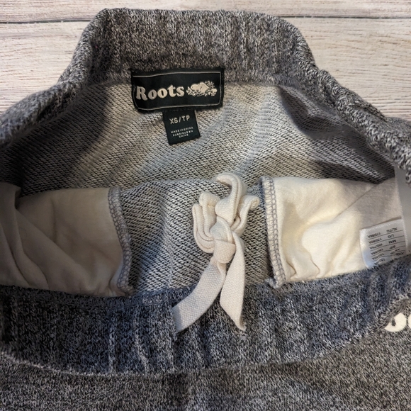 Roots Size X-Small Salt & Pepper Sweat Mini Skirt - Picture 3 of 3